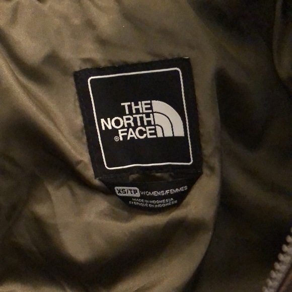 North face puffer coat - Picture 3 of 4